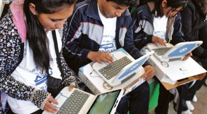 Ministerio de Educación distribuirá para el segundo trimestre 256.000 computadoras Kuaa