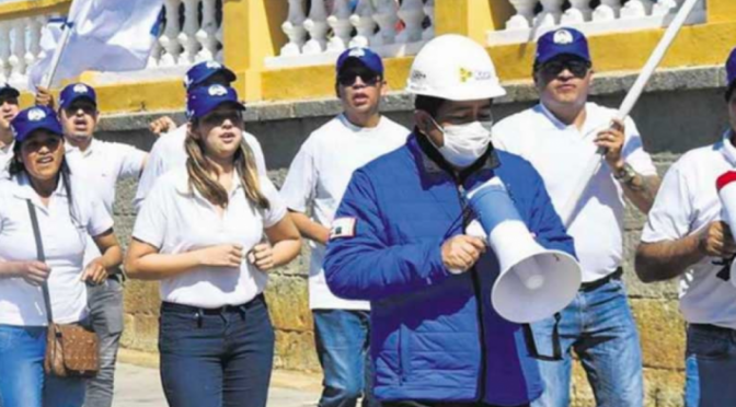 Ministro de Obras Públicas admite ser comandante de los «guerreros azules»