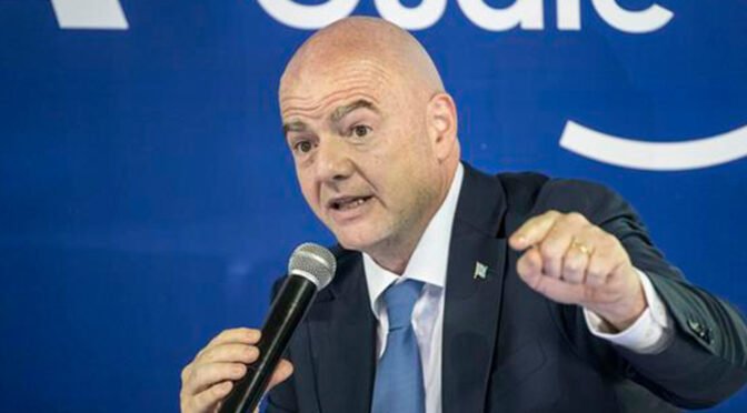 Infantino propone un ‘día de Maradona’ en cada Mundial