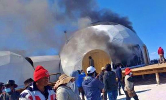 No es la primera vez que hoteleros tienen conflictos con comunarios en Uyuni; en 2021 quemaron domos