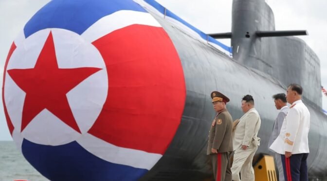 Corea del Norte presenta un nuevo submarino nuclear ‘de ataque’