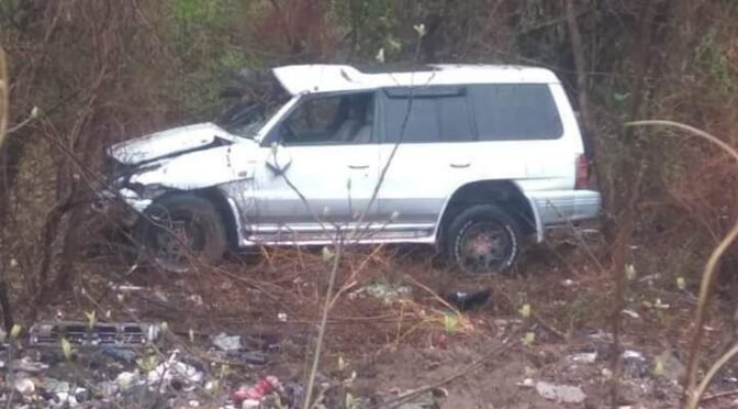 Hallan vehiculo abandonado en sector de Cañon Oculto