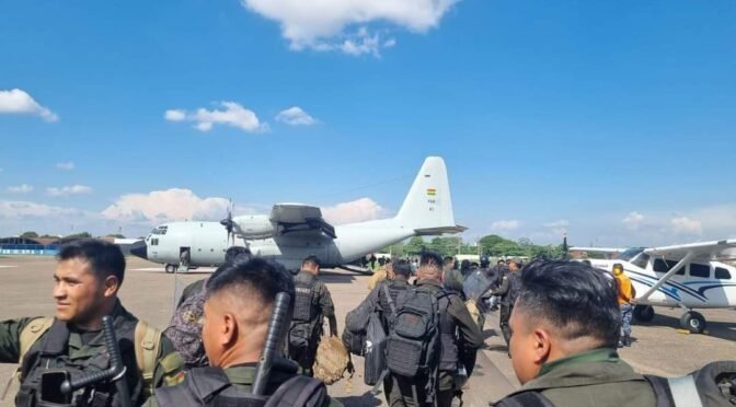 DESPLAZAMIENTO POLICÍAL DE SANTA CRUZ A COCHABAMBA