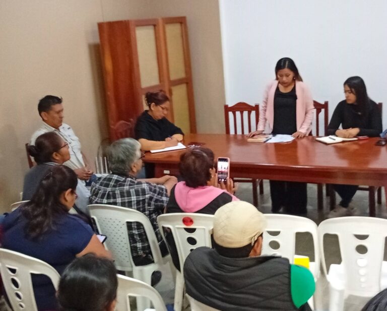 Alcaldesa interina y dirigentes vecinales coordinan mantenimiento de calles en Yacuiba