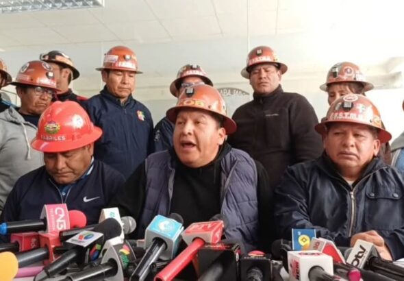 “¡YA NO PIDEN DIÁLOGO, PIDEN SU SALIDA!”: COB RADICALIZA LAS PROTESTAS Y EXIGE LA RENUNCIA DE RODRIGO PAZ