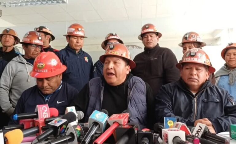 “¡YA NO PIDEN DIÁLOGO, PIDEN SU SALIDA!”: COB RADICALIZA LAS PROTESTAS Y EXIGE LA RENUNCIA DE RODRIGO PAZ